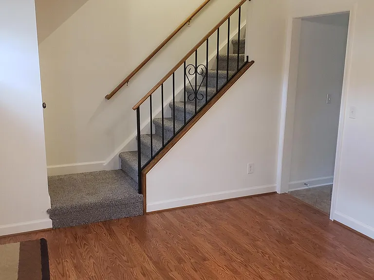 213 Cameron St — Photo 7