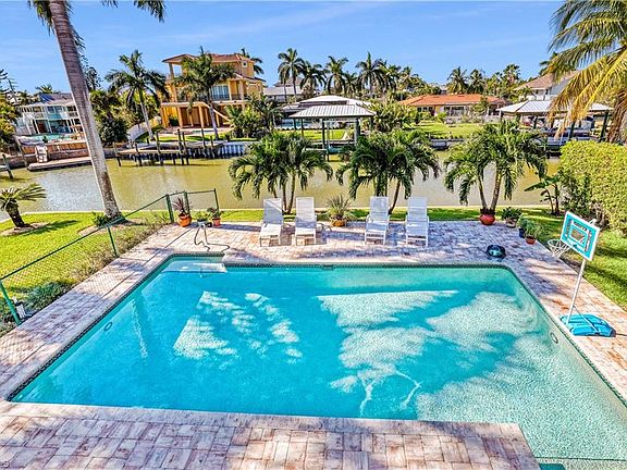 3rd image of 125 Sand Dollar Dr
