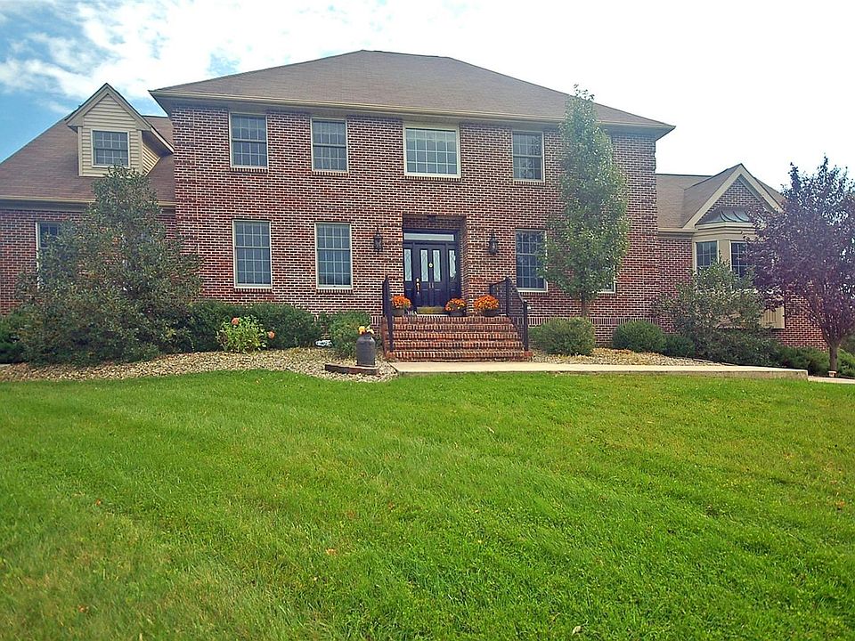 1st image of 11 Stoney Brook Dr