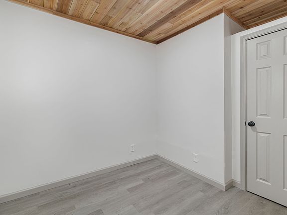 4th image of 1100 Beckham Ave #B