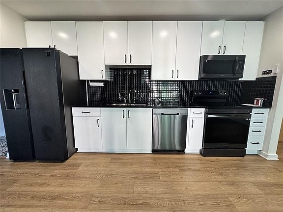 5th image of 250 Pharr Rd Unit 601