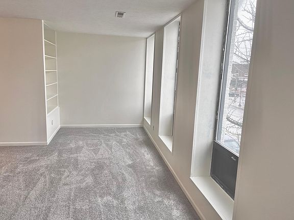 4th image of 111 Lincolnway E #2A