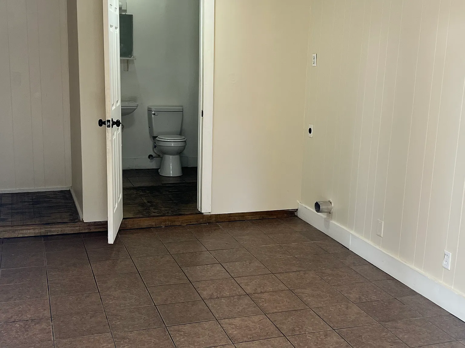 903 Filhiol Ave — Photo 2