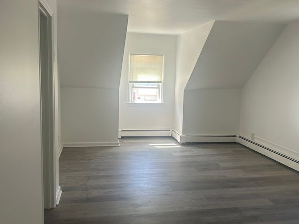 25 Paragon Ln