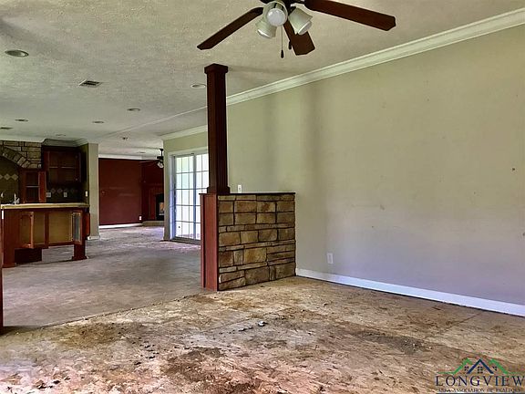 2nd image of 570 Old Town Rd