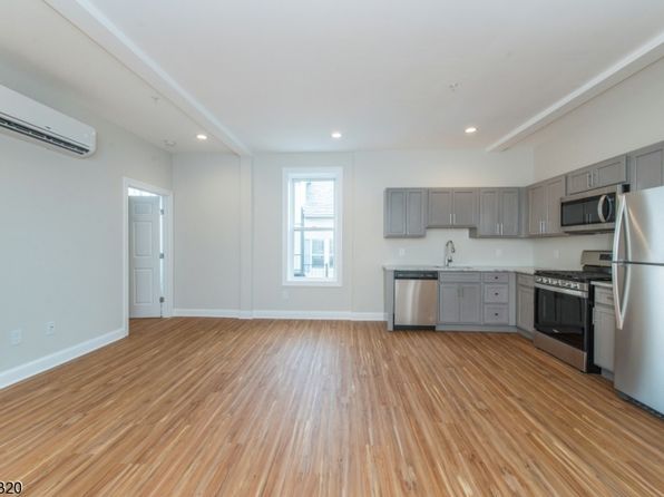 124 Main St #4
