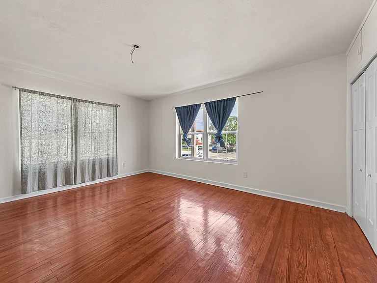 1008 Strawbridge — Photo 30