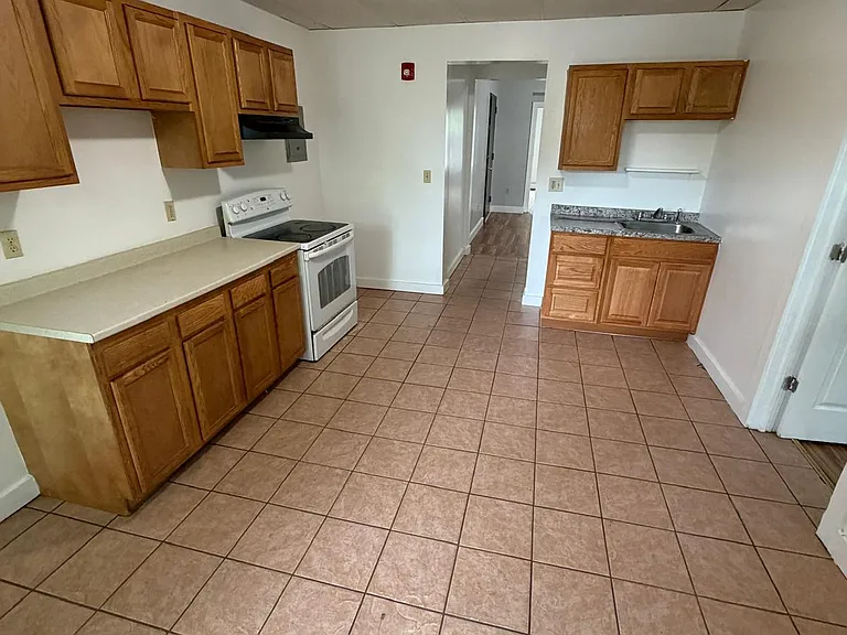 104-106 Beech St #1L — Photo 3
