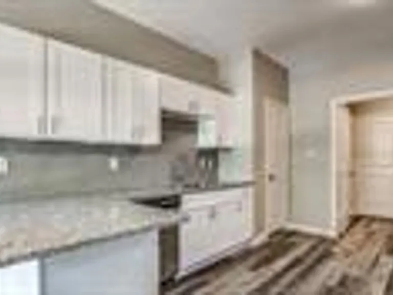 3258 Wexford Dr — Photo 4