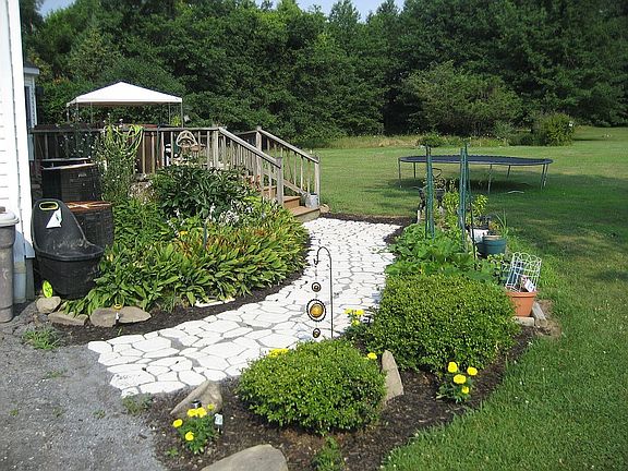 Walk way to back deck