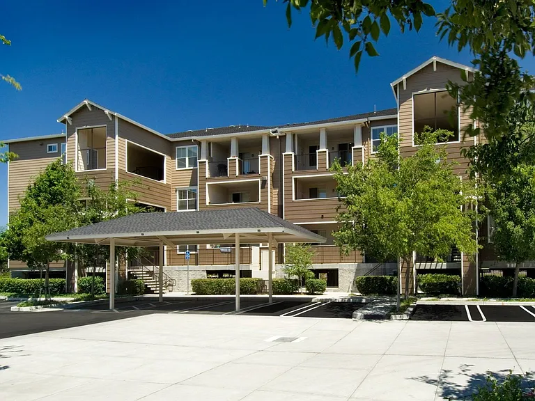 Exterior of building | Apartments in Dublin, CA | Fountains at Emerald Park