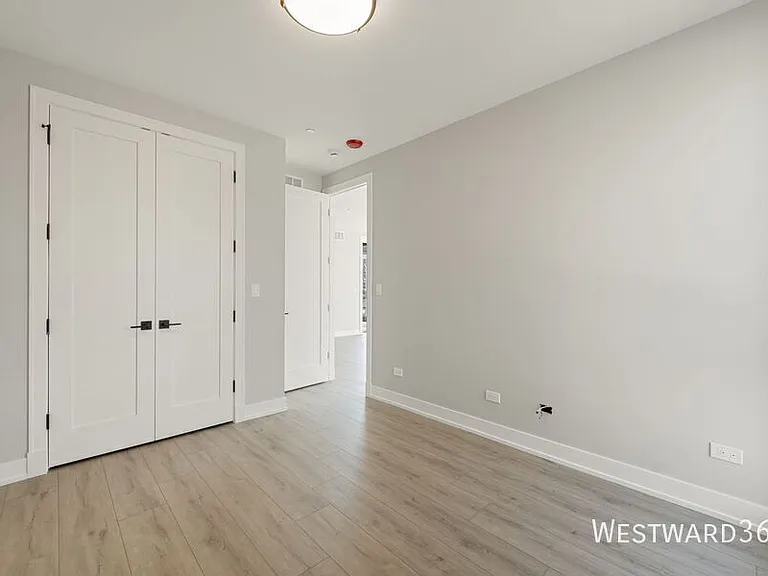2354 W Polk St #205 — Photo 15