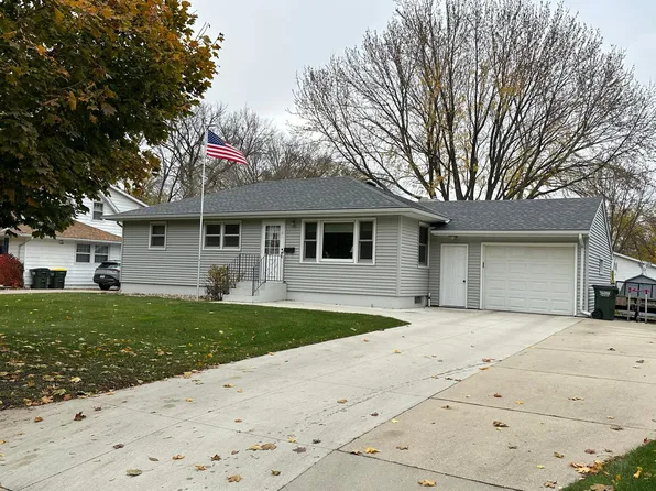 1101 14th St SW, Willmar, MN 56201