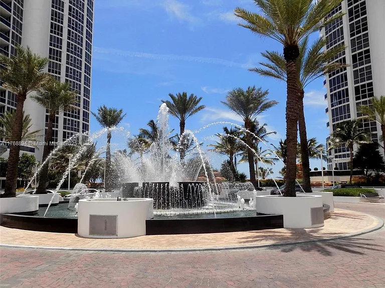 18201 Collins Ave #3906 — Photo 9
