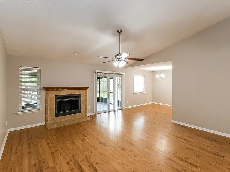 8136 Honeysuckle Ln — Photo 3