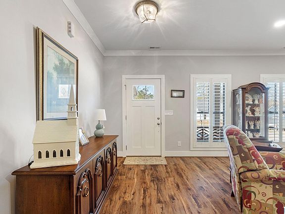2nd image of 30 Asbury Ct