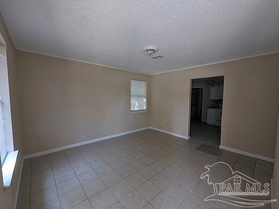 4th image of 1007 Winton Ave
