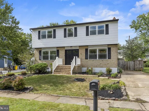 7952 Cross Creek Dr, Glen Burnie, MD 21061