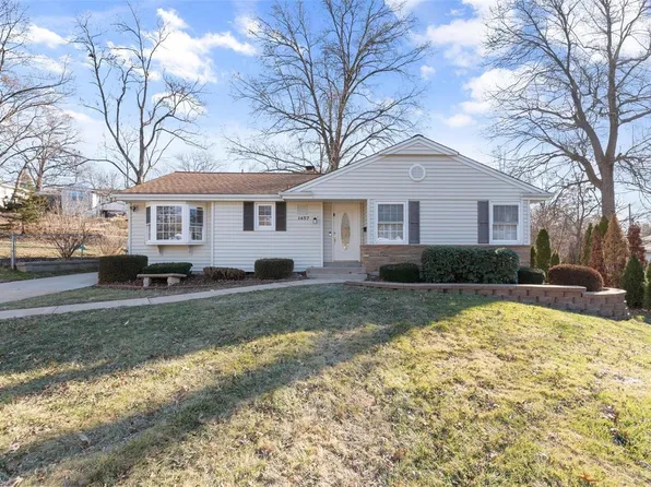 1457 Crossbrook Dr, Saint Louis, MO 63119