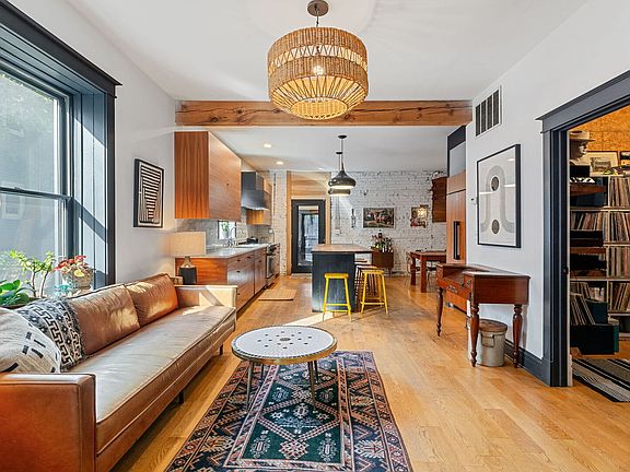 4th image of 2522 N Springfield Ave