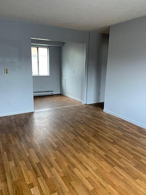 1st image of 90 Sciota Ave