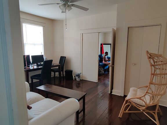 4th image of 2822 Audubon St