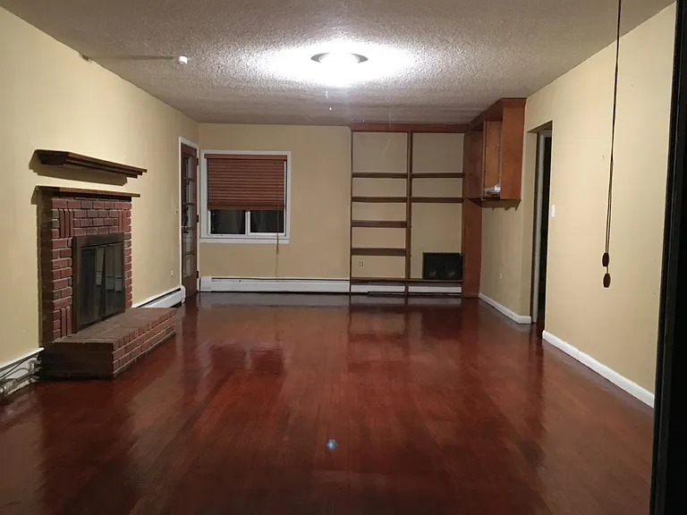 2 Cedar St — Photo 8