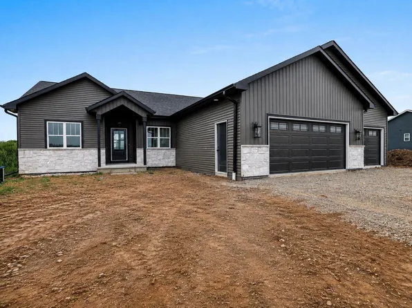 3685 Evelyn Rose Ln, Green Bay, WI 54313