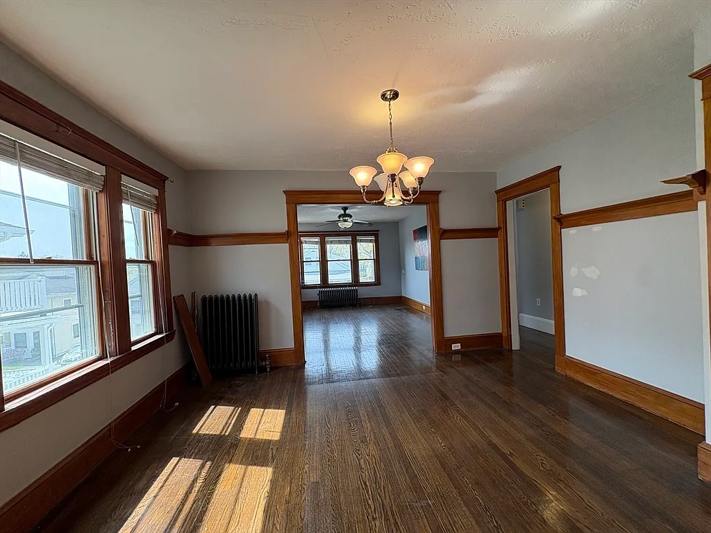 3 bed, 1.0 bath, 1077 sqft, $2,950 — Photo 4