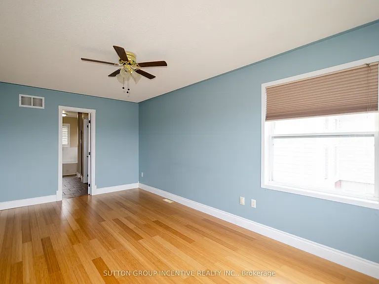 38 Harwood Dr #UPPER — Photo 23