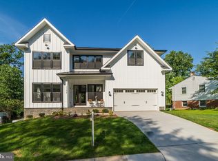 1104 Drake St SW, Vienna, VA 22180