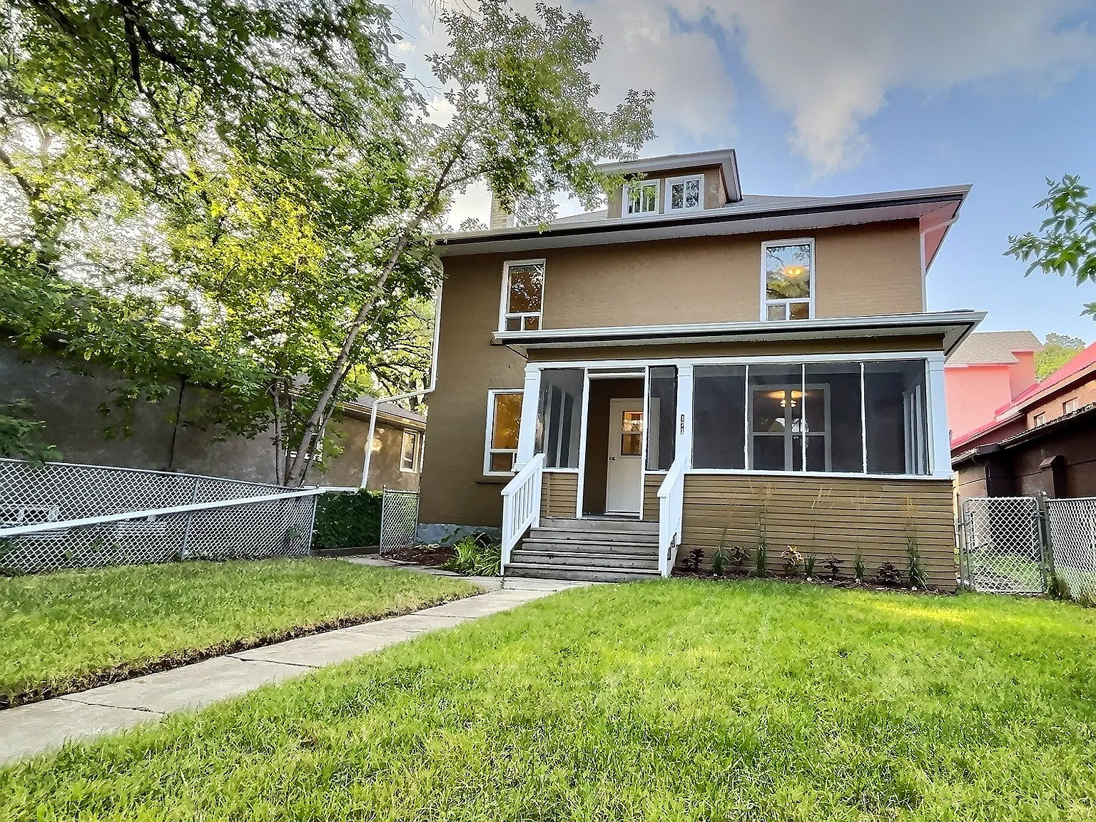 171 Eugenie St — Photo 2
