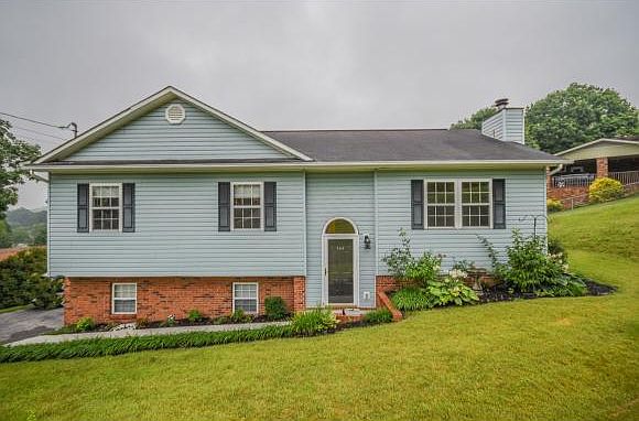 1st image of 703 Beechwood Dr