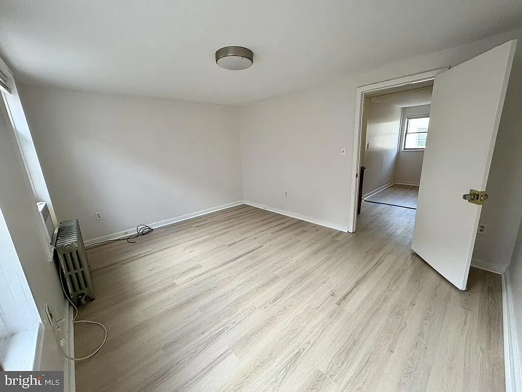 2 bed, 1.0 bath, 975 sqft, $1,850 — Photo 4