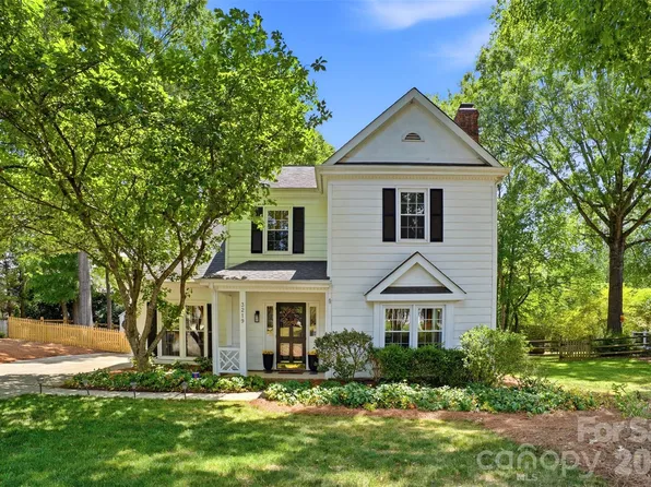 3219 Silver Pond Ct, Charlotte, NC 28210