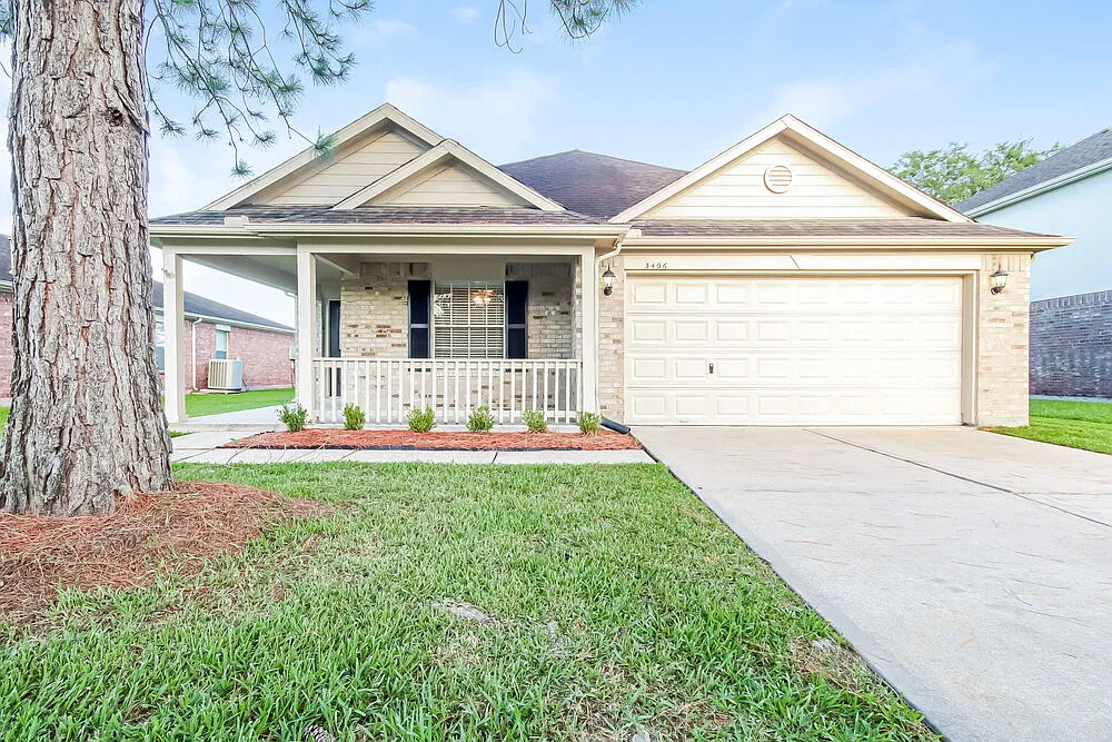 3 bed, 2.0 bath, 1722 sqft, $2,135 — Photo 1
