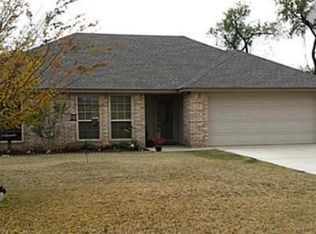 1302 Hutchins Ln, Springtown, TX 76082