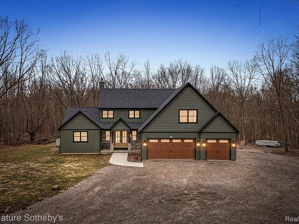 1st image of 4286 Center Rd