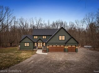 4286 Center Rd, Linden, MI 48451