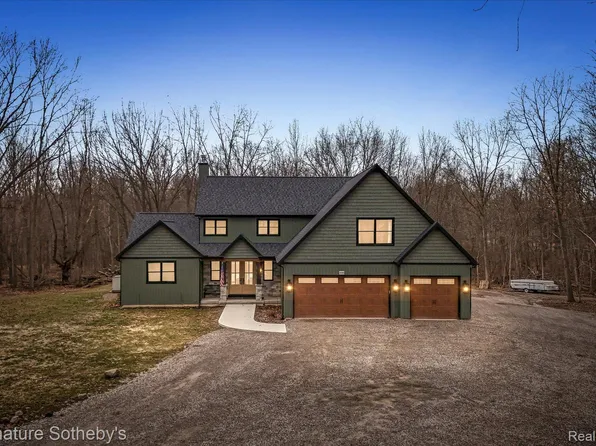 4286 Center Rd, Linden, MI 48451