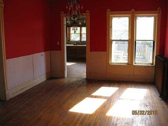 4th image of 223 S Main St