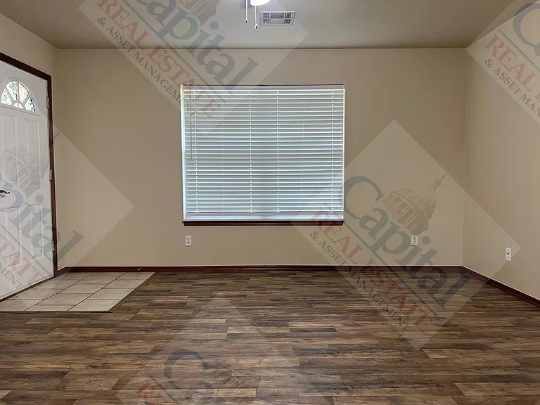 20635 Penny Ln — Photo 6