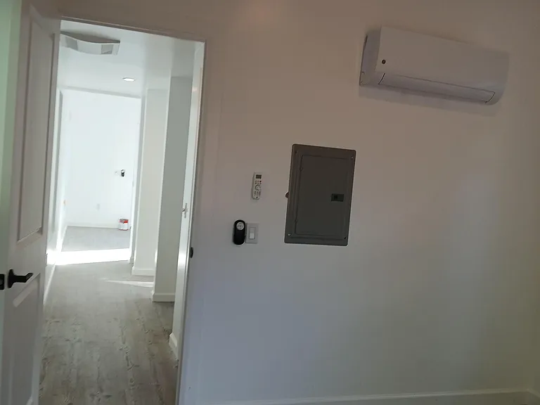 3438 El Camino Way #B — Photo 5