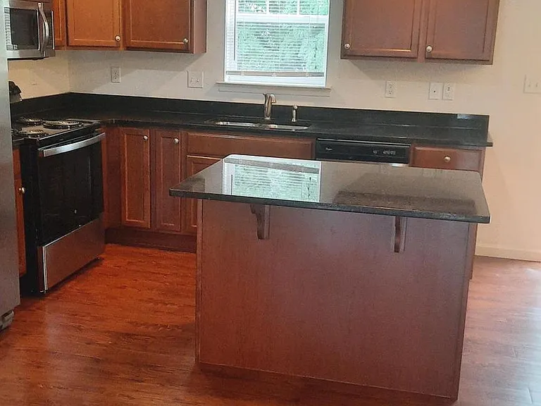 703 Admirals Quay Dr — Photo 4