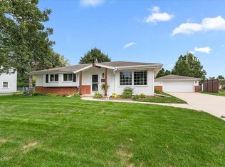 W244N6564 Westchester Dr, Sussex, WI 53089
