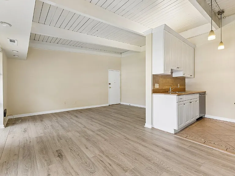 4901 Americana Dr — Photo 16