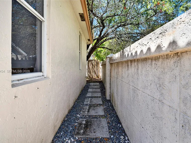 1251 Hayes St — Photo 36