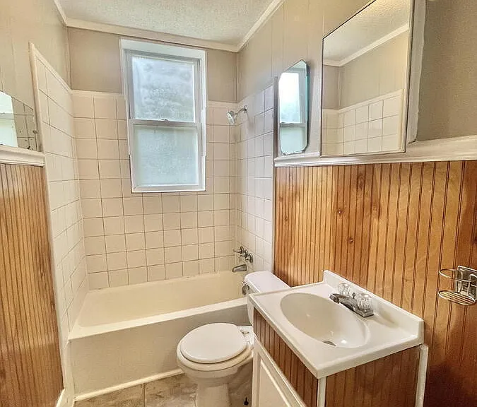 110 E Woodlawn St #2 — Photo 8