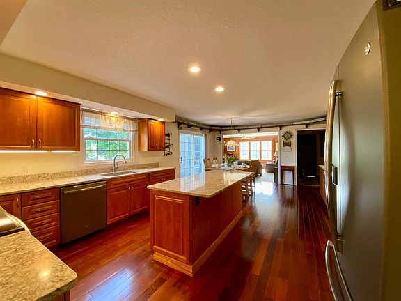 5th image of 9325 Yorkshire Dr