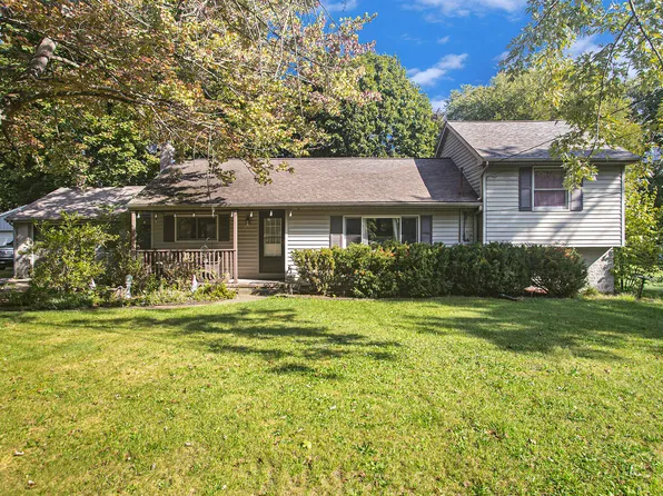 1819 Pleasant Dr, Portage, MI 49002
